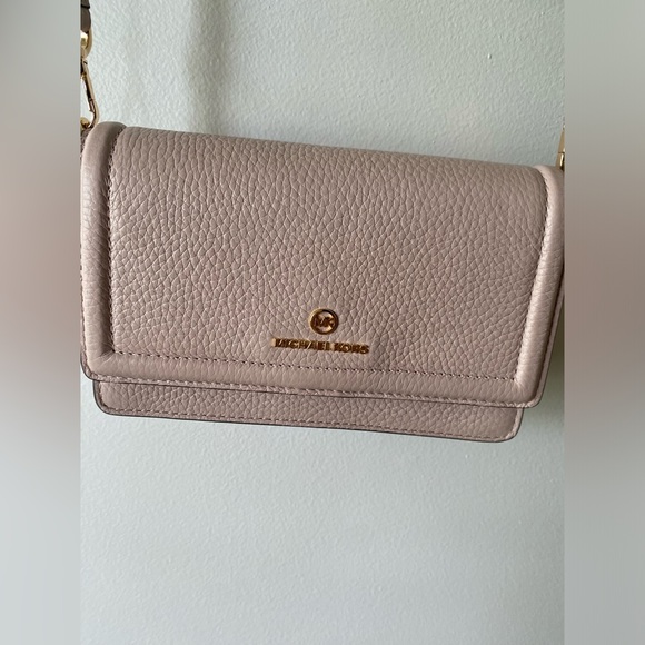 Michael Kors nude crossbody bag - Picture 2 of 6